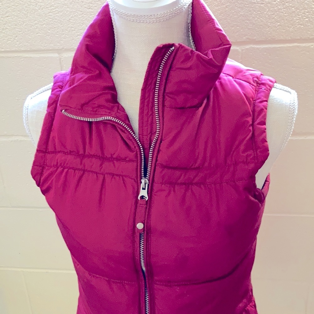 Maurices Magenta Pink Puffer Vest - Picture 1 of 11